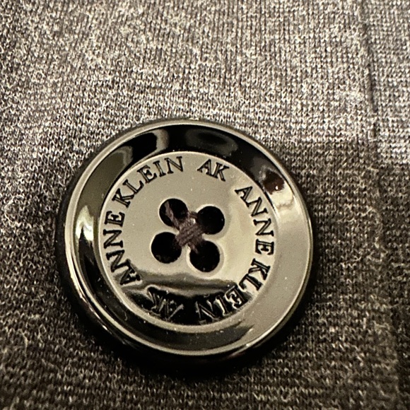 Vintage high waisted stretch pencil skirt. with oversized buttons. Anne Klein - Picture 5 of 5